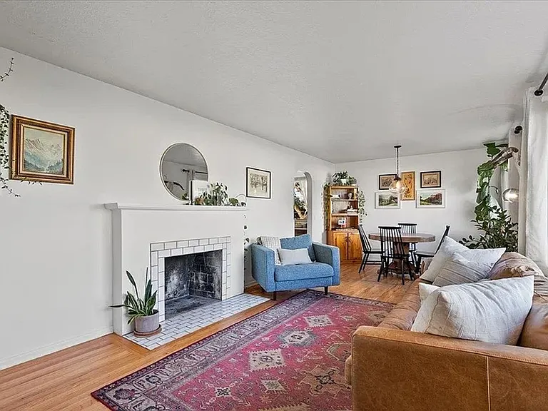3924 E 24th Ave — Photo 4