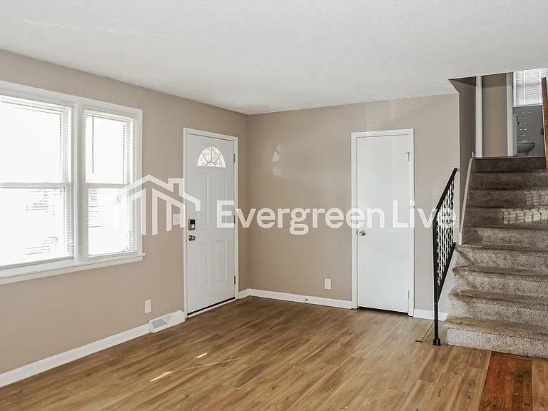 3216 Teton Dr NW — Photo 3