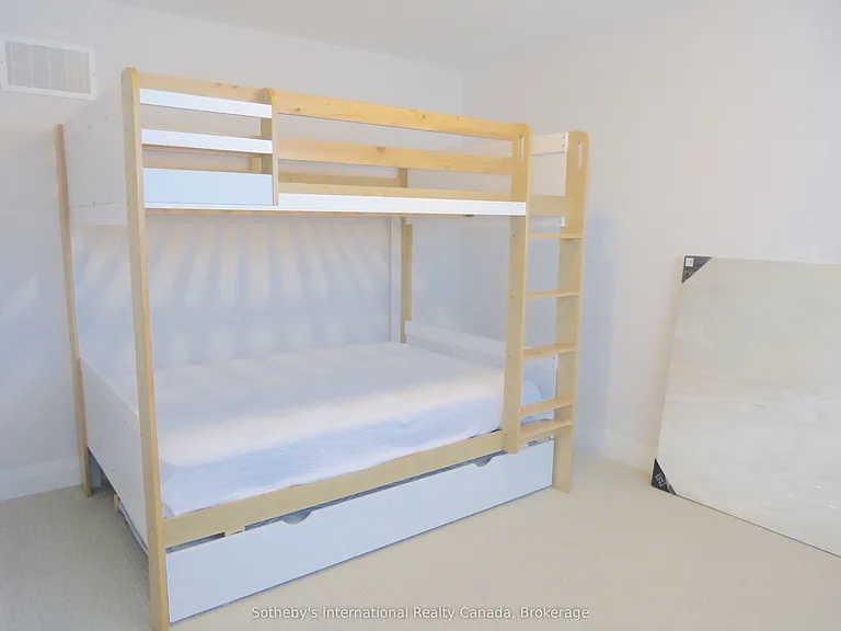 102 Sladden Ct — Photo 22