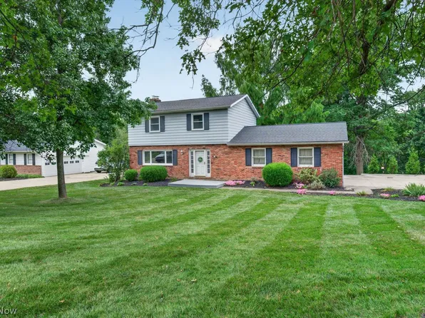 590 Inverlane Dr, Northfield, OH 44067