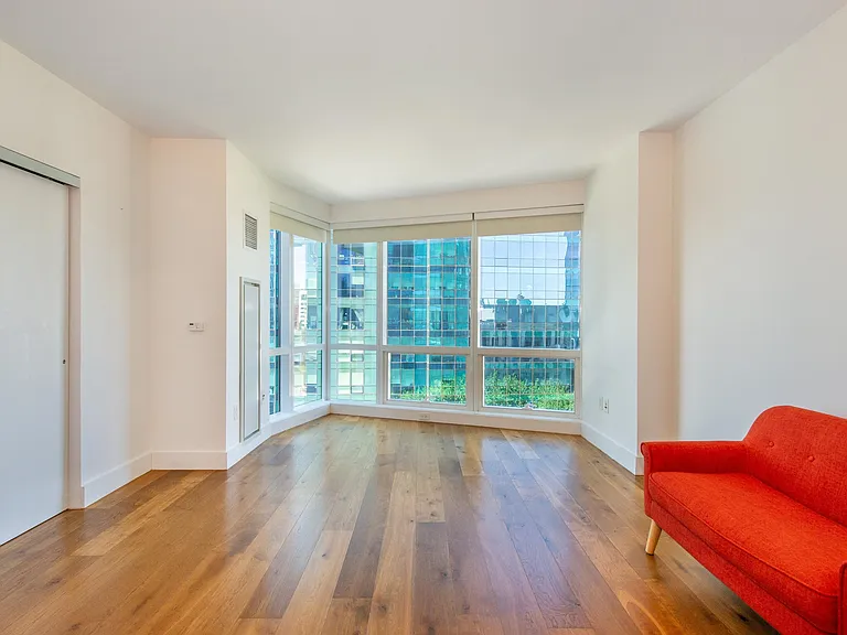 77 Hudson St #1701R — Photo 17
