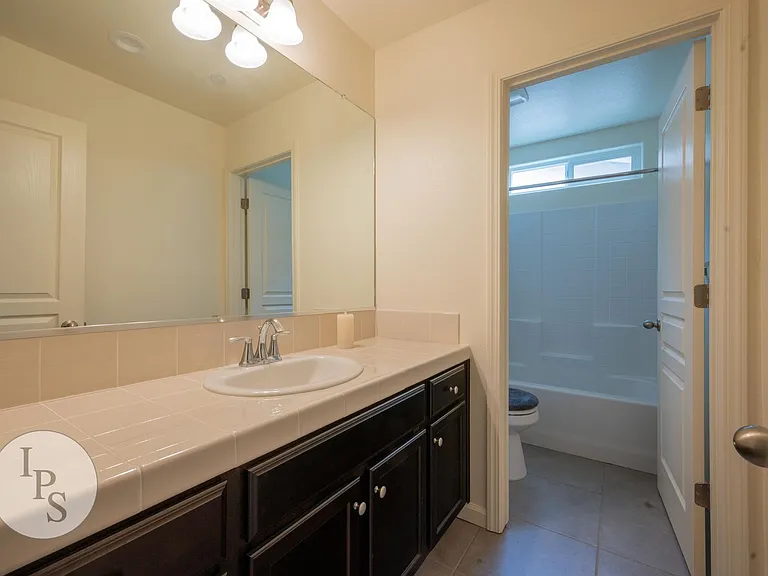 6052 E Bishop Ln — Photo 17
