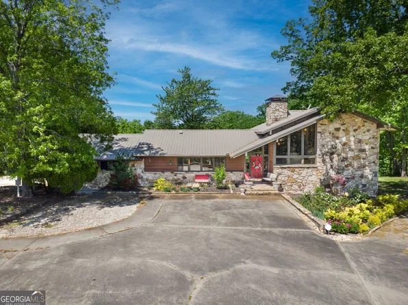 1509 Highpoint Rd, Bowdon, GA 30108