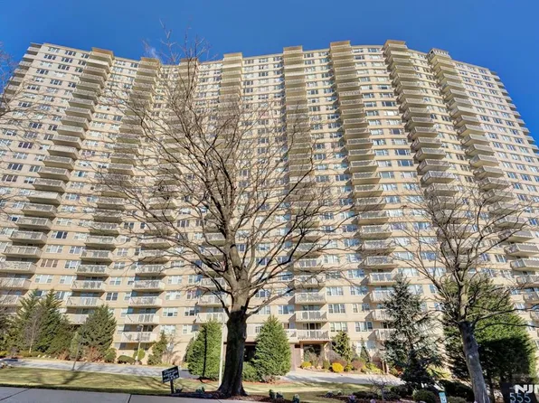 555 North Ave APT 12A, Fort Lee, NJ 07024