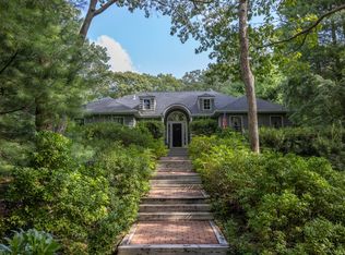 6 Hickory Ct, East Hampton, NY 11937