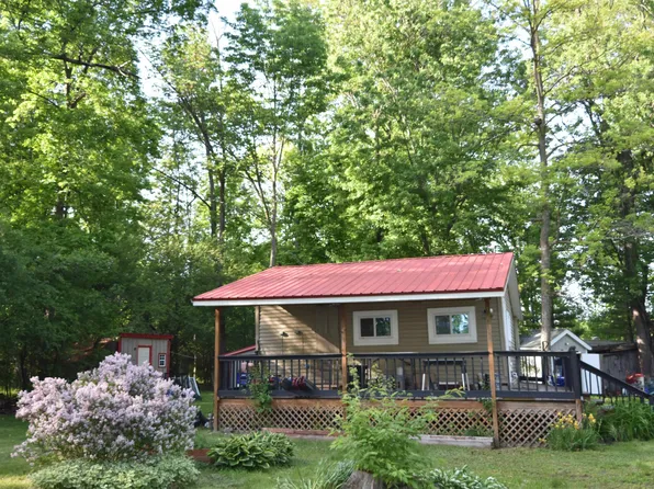 36 Island Drive, Bridport, VT 05734