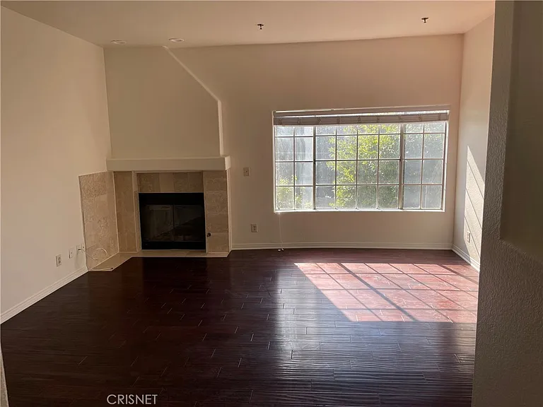 10630 Moorpark St #104 — Photo 37