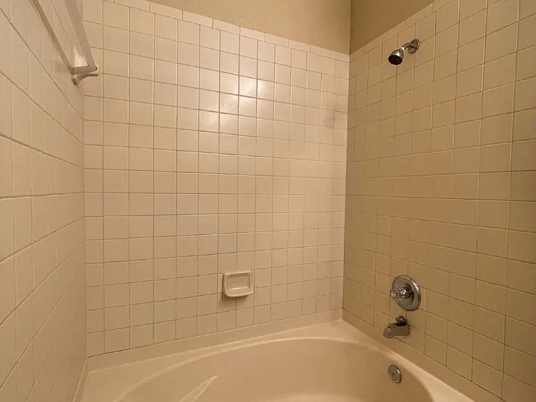 806 Baldwin Rowe Cir #1 — Photo 16