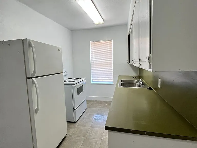 3400 N Robinson Ave — Photo 37