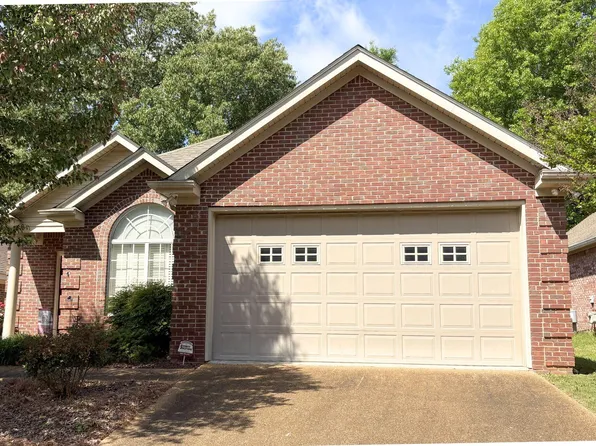 516 Hummingbird Ln, Starkville, MS 39759