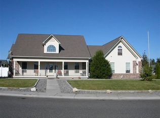 1806 S Highlands Blvd, West Richland, WA