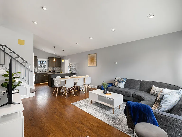 2176 Ash St — Photo 28