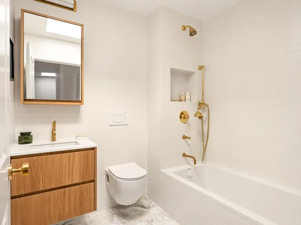 95 Monroe Street image 12 of 20