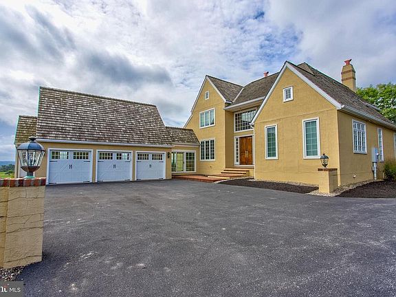 3rd image of 12 Churchill Ln