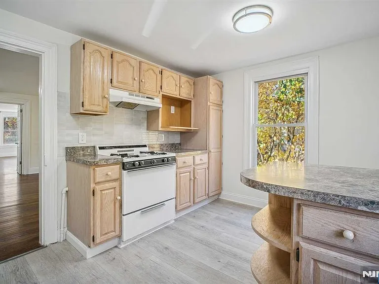 137 Closter Dock Rd #2 — Photo 11
