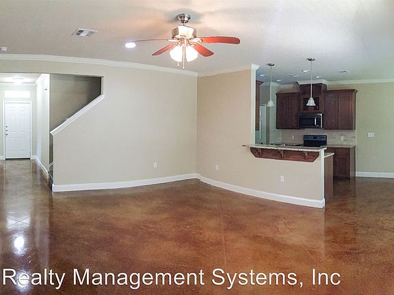 4th image of 2945 Savannah Ct