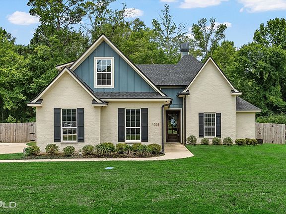 2nd image of 1038 Shady Oaks Dr