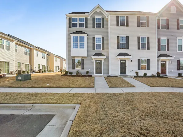 4918 Neuse Commons Ln, Raleigh, NC 27616