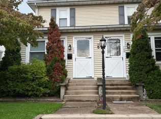 706 N 8th St, Selinsgrove, PA 17870