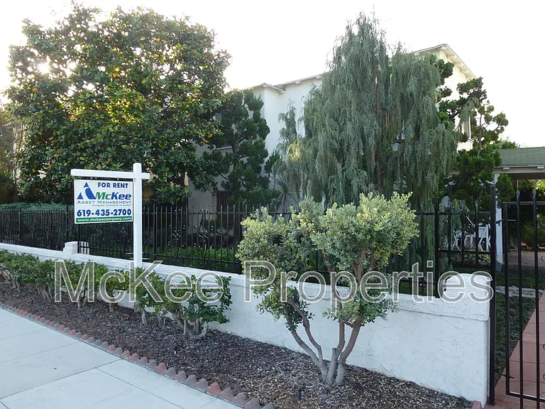 768 D Ave — Photo 2