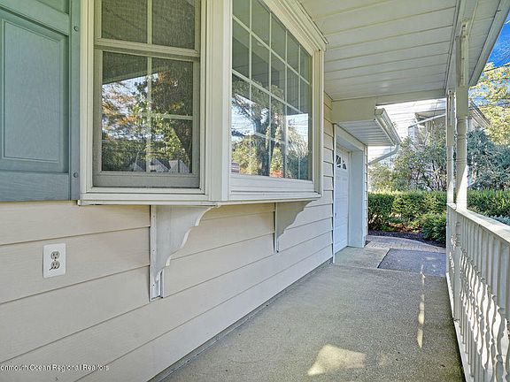 3rd image of 36 Larch Dr