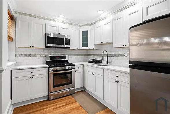 518 N Preston St — Photo 17