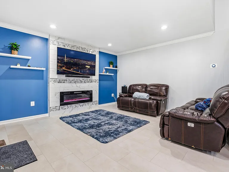 13922 Rutgers Ct — Photo 27