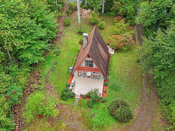 3rd image of 1013 Lakeview Dr