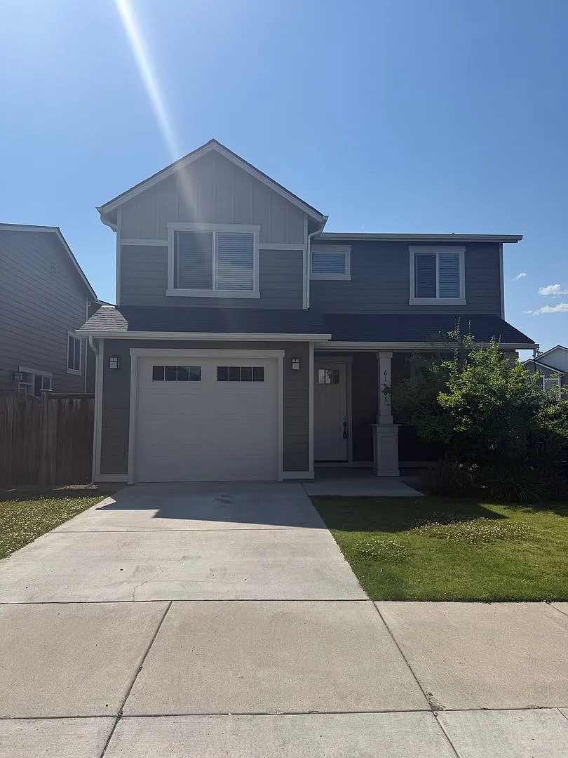Beautiful Home in Bend's Desirable Farmington Reserve — Photo 1