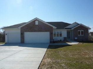 6896 Wild Coyotes Way, Machesney Park, IL 61103