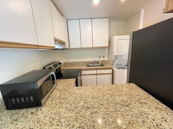 4th image of 75-6100 Alii Dr APT C1
