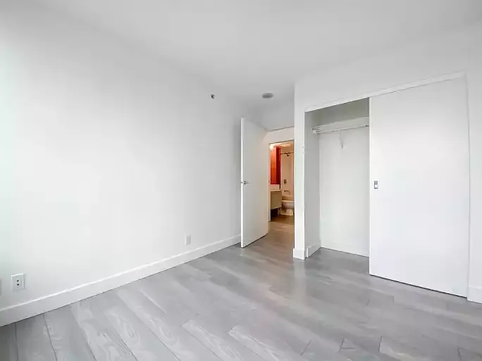 33 Smithe St #2206 — Photo 10
