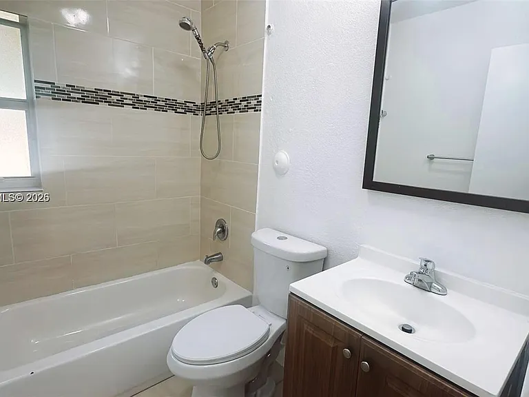 2125 NW 66th St #2 — Photo 11