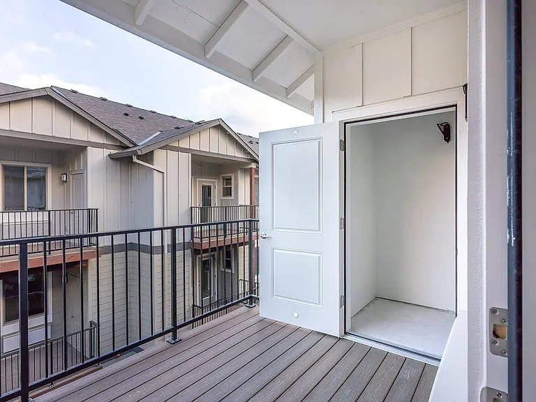 Woodburn Place Apartment Homes — Photo 33