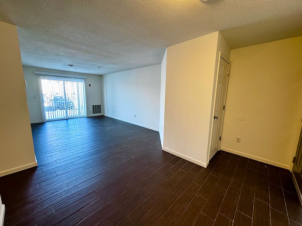Dining Room/Living Room