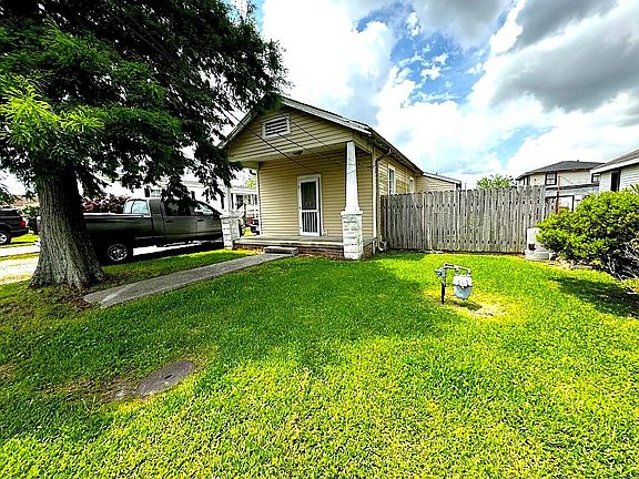 2nd image of 504 Saddler Rd