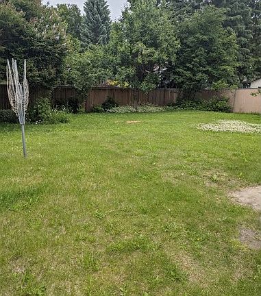 4th image of 29 Fleetwood Cres #1A