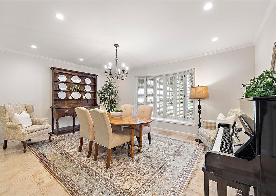 8946 Chatsworth Dr, Houston, TX 77024 Zillow