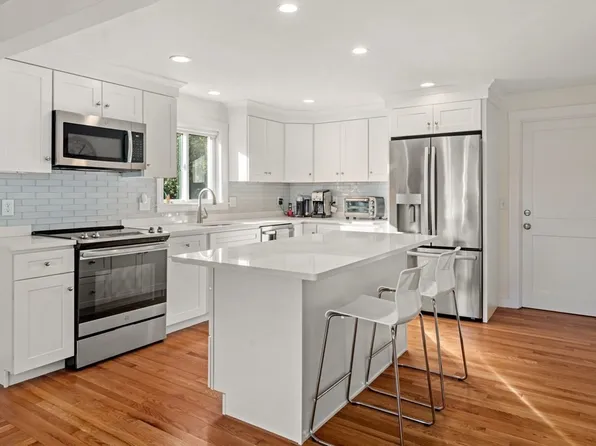 37-39 Faxon St, Newton, MA 02458