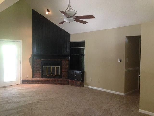 2nd image of 3000 SE 6th St