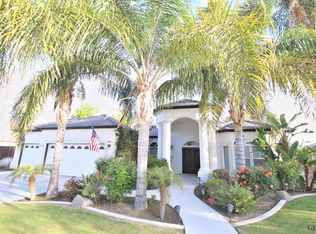 836 Pheasant Run Dr, Shafter, CA 93263