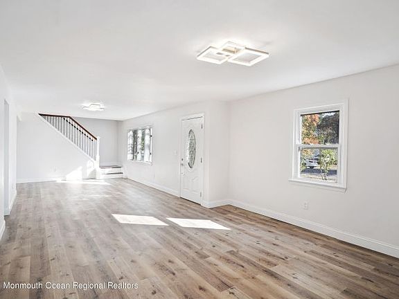 4th image of 1217 Broadway Blvd