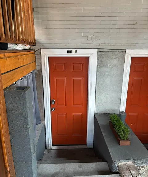 421 W 7th Ave #B — Photo 4