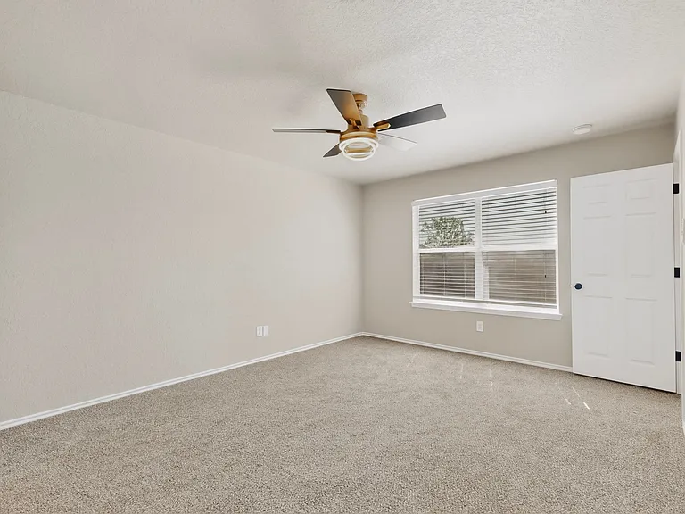 2614 Brighton Park — Photo 8