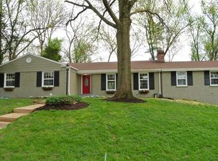 414 Geyer Forest Dr, Saint Louis, MO