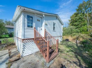 827 Hickory Rd, Walnutport, PA 18088