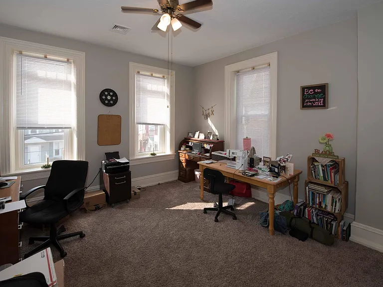 Bedroom / Office