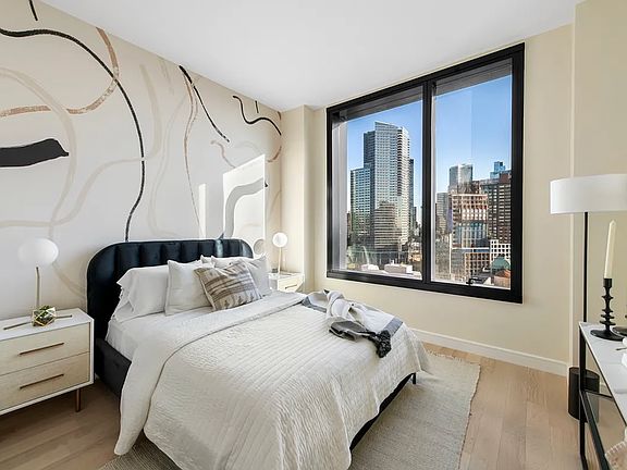 5th image of 45-30 Pearson St #Penthouse 2b