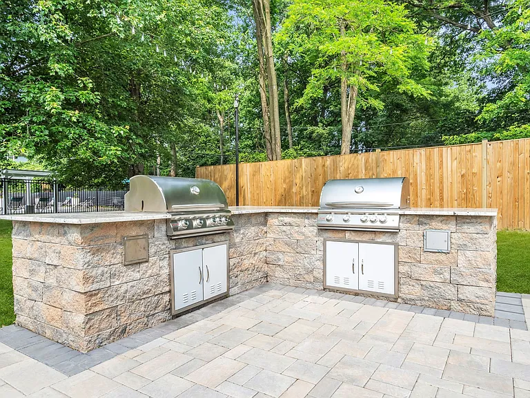 Elevate your outdoor gatherings at Eagle Rock Apartments at Bel Air with our modern grilling area, perfect for barbecues and socializing. Enjoy serene surroundings and stylish amenities. Schedule your visit today!