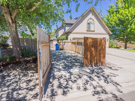 4th image of 3304 NW 130th Cir
